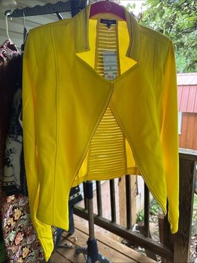 NWT Michael’s women’s Medium Vibrant Yellow  Zip accents Jacket